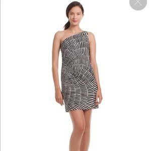 Trina Turk Faraway Dress Size M NWT